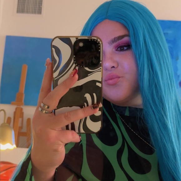 Meet your Posher, Kelsey - Picture 2 of 5